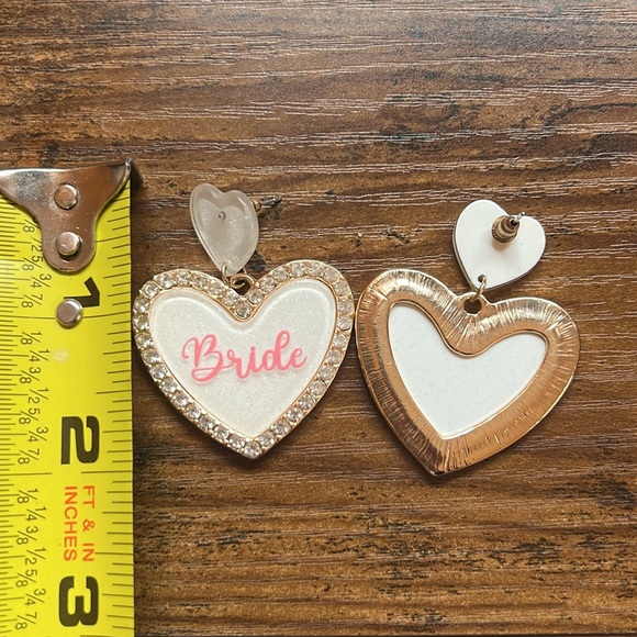 Bride heart shaped rhinestone sparkly earrings with a touch of gold and pink - Picture 4 of 4